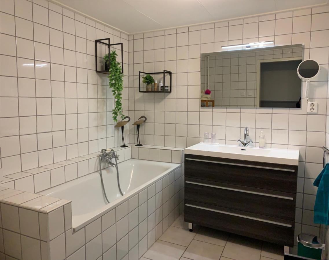 Het Rode Pakhuis 杜斯堡 外观 照片